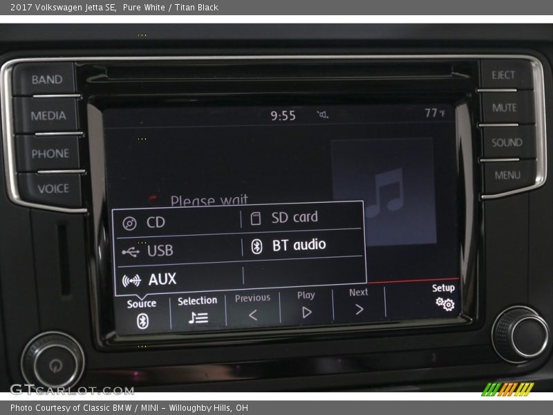 Pure White / Titan Black 2017 Volkswagen Jetta SE