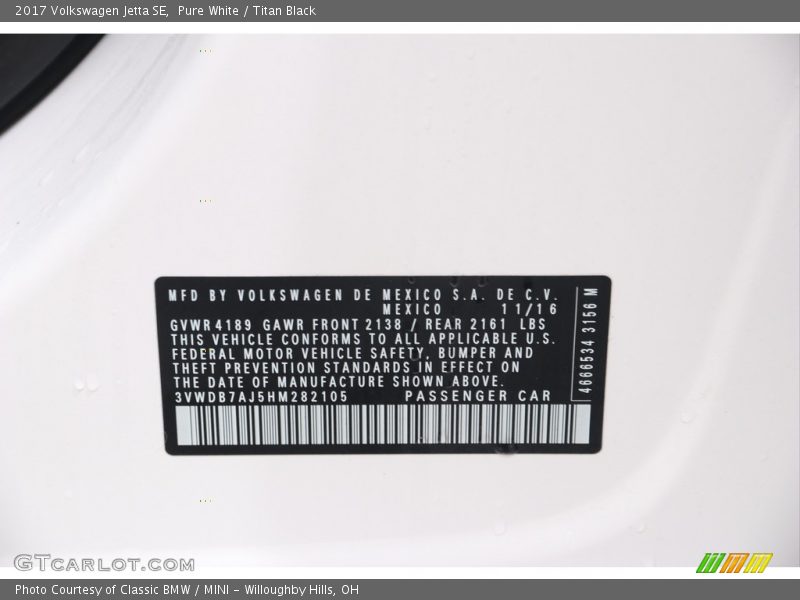 Pure White / Titan Black 2017 Volkswagen Jetta SE