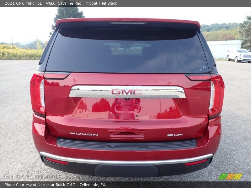 Cayenne Red Tintcoat / Jet Black 2021 GMC Yukon SLT 4WD