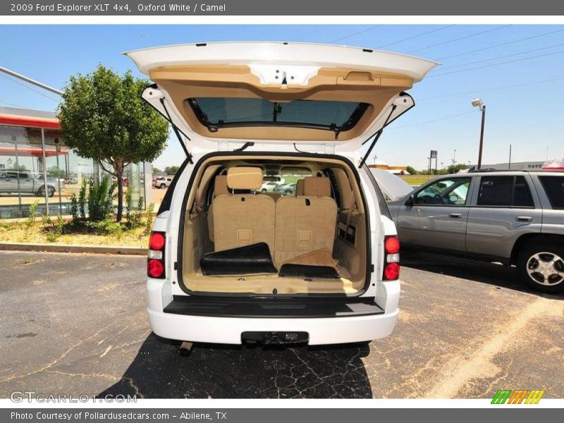 Oxford White / Camel 2009 Ford Explorer XLT 4x4