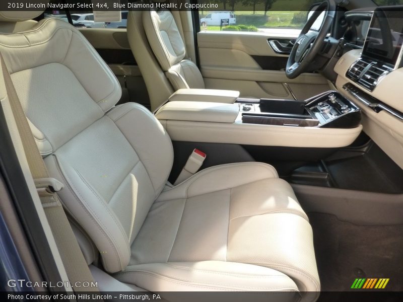 Front Seat of 2019 Navigator Select 4x4