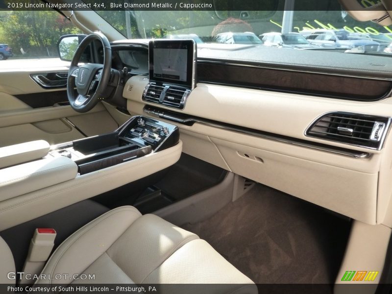 Dashboard of 2019 Navigator Select 4x4