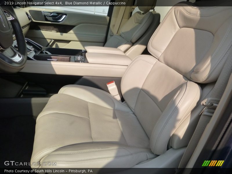 Front Seat of 2019 Navigator Select 4x4