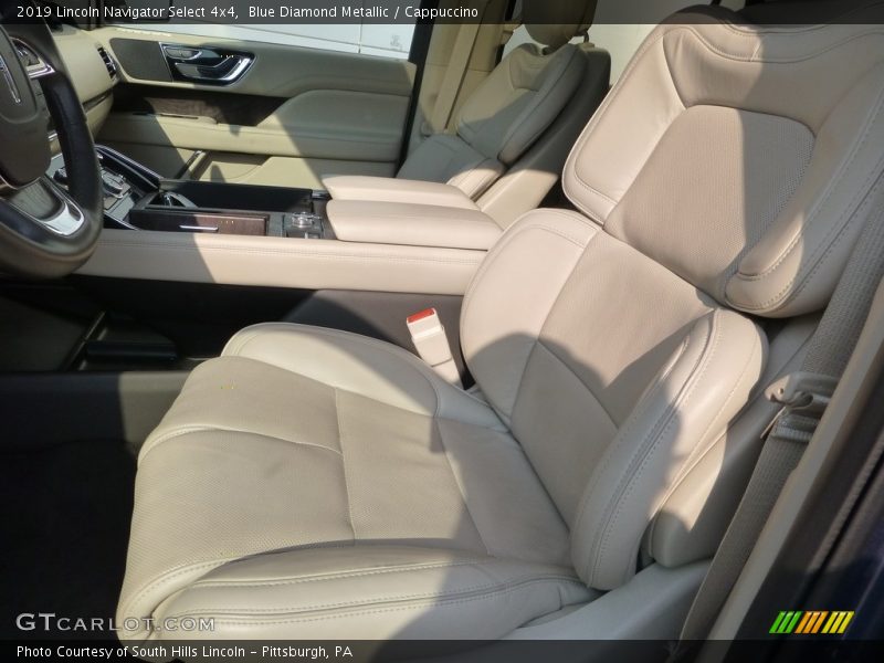 Front Seat of 2019 Navigator Select 4x4