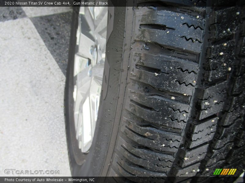 Gun Metallic / Black 2020 Nissan Titan SV Crew Cab 4x4