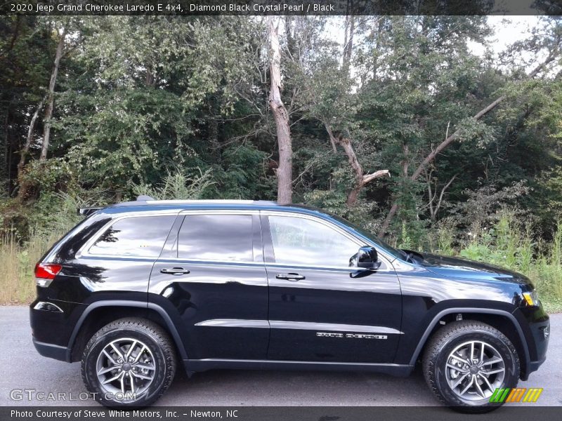 Diamond Black Crystal Pearl / Black 2020 Jeep Grand Cherokee Laredo E 4x4