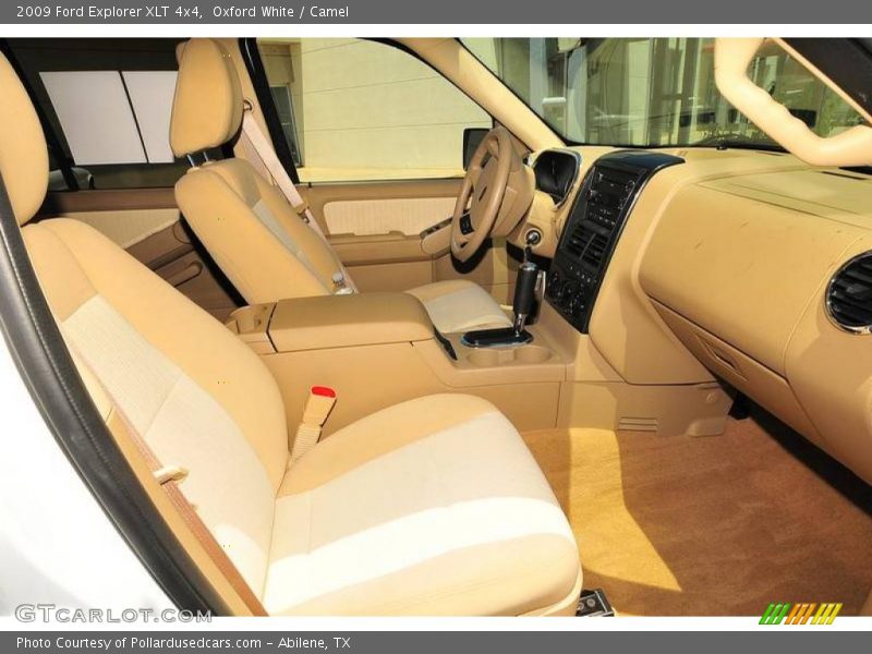 Oxford White / Camel 2009 Ford Explorer XLT 4x4