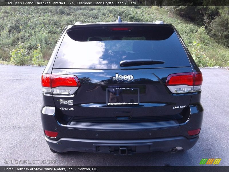 Diamond Black Crystal Pearl / Black 2020 Jeep Grand Cherokee Laredo E 4x4
