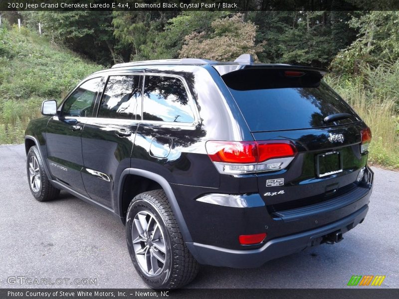 Diamond Black Crystal Pearl / Black 2020 Jeep Grand Cherokee Laredo E 4x4