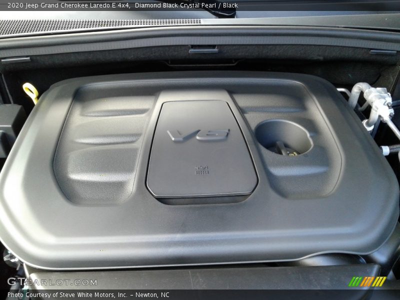 Diamond Black Crystal Pearl / Black 2020 Jeep Grand Cherokee Laredo E 4x4