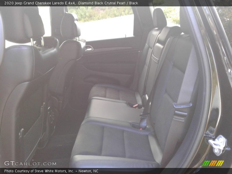 Diamond Black Crystal Pearl / Black 2020 Jeep Grand Cherokee Laredo E 4x4