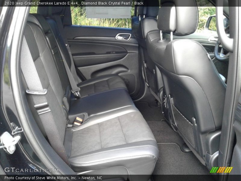 Diamond Black Crystal Pearl / Black 2020 Jeep Grand Cherokee Laredo E 4x4