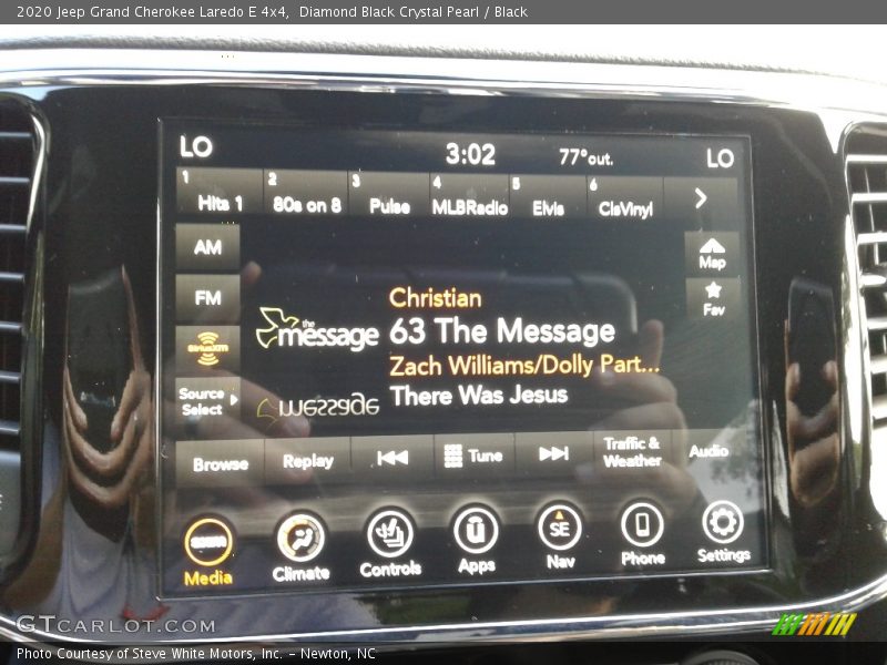 Diamond Black Crystal Pearl / Black 2020 Jeep Grand Cherokee Laredo E 4x4