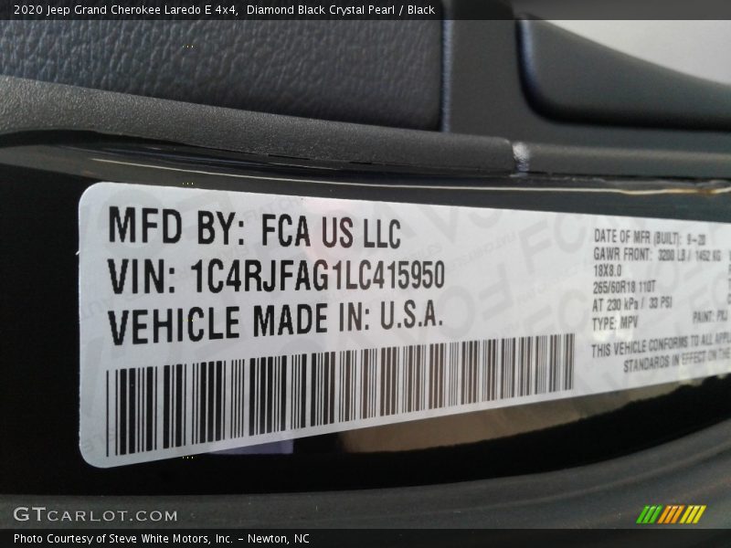 Diamond Black Crystal Pearl / Black 2020 Jeep Grand Cherokee Laredo E 4x4
