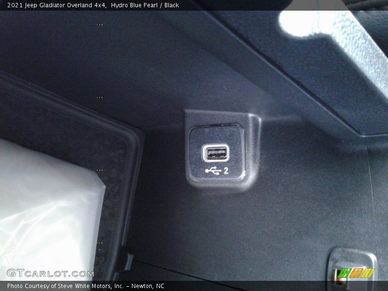 Hydro Blue Pearl / Black 2021 Jeep Gladiator Overland 4x4