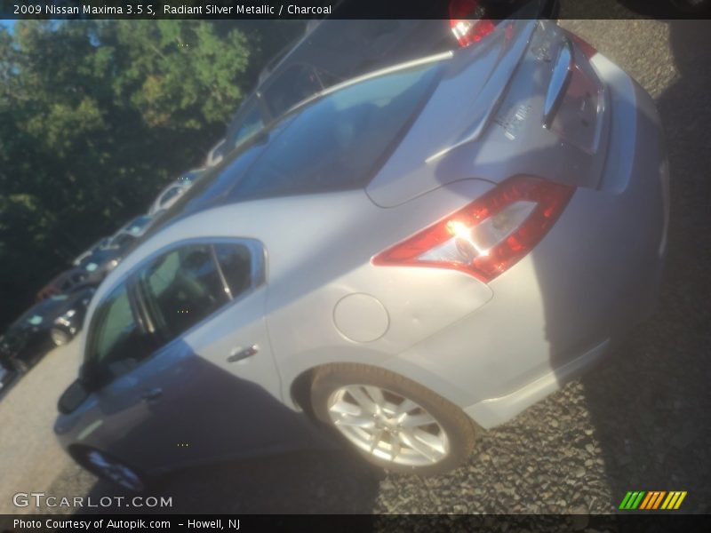 Radiant Silver Metallic / Charcoal 2009 Nissan Maxima 3.5 S
