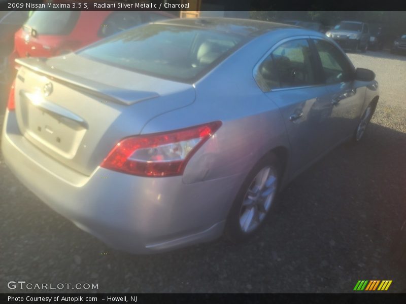 Radiant Silver Metallic / Charcoal 2009 Nissan Maxima 3.5 S