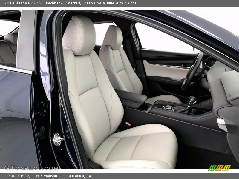 Front Seat of 2019 MAZDA3 Hatchback Preferred