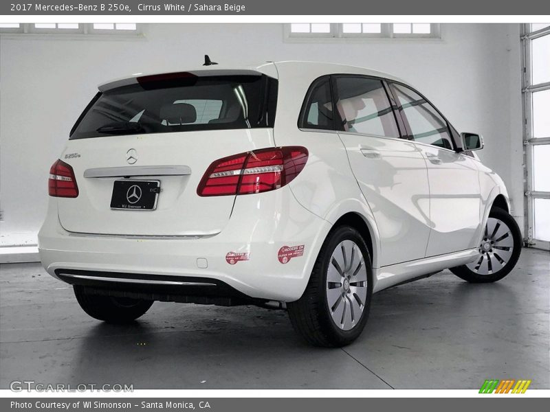 Cirrus White / Sahara Beige 2017 Mercedes-Benz B 250e