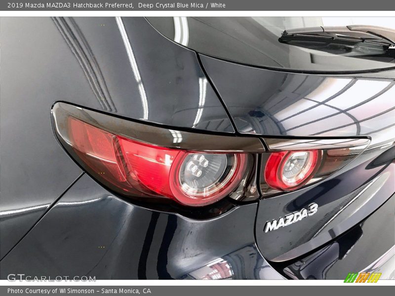 Deep Crystal Blue Mica / White 2019 Mazda MAZDA3 Hatchback Preferred