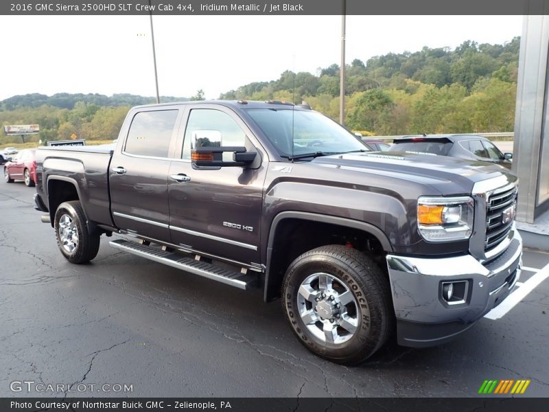 Front 3/4 View of 2016 Sierra 2500HD SLT Crew Cab 4x4
