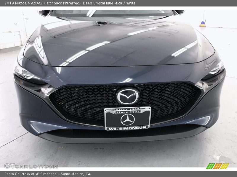 Deep Crystal Blue Mica / White 2019 Mazda MAZDA3 Hatchback Preferred