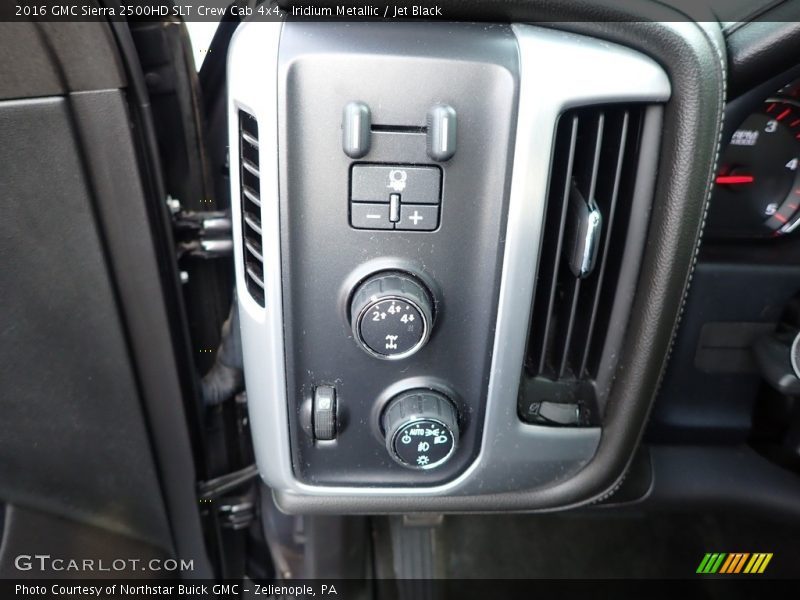 Controls of 2016 Sierra 2500HD SLT Crew Cab 4x4