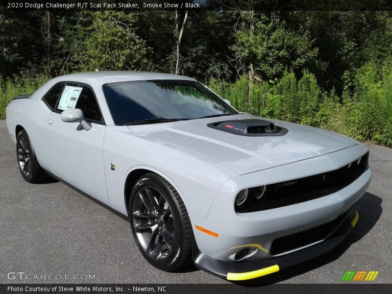 Front 3/4 View of 2020 Challenger R/T Scat Pack Shaker