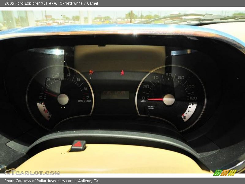 Oxford White / Camel 2009 Ford Explorer XLT 4x4