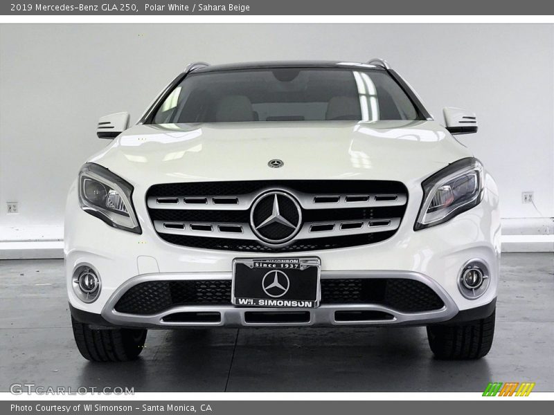 Polar White / Sahara Beige 2019 Mercedes-Benz GLA 250