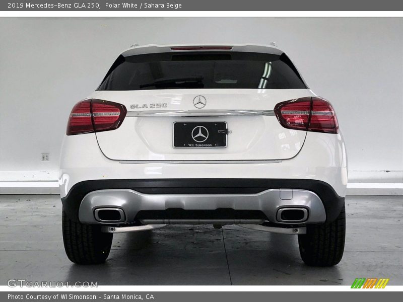 Polar White / Sahara Beige 2019 Mercedes-Benz GLA 250