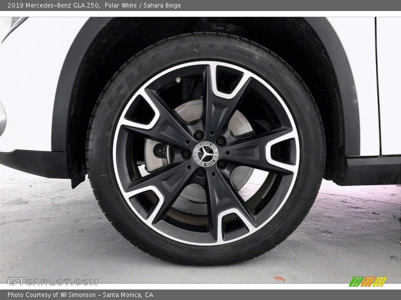 Polar White / Sahara Beige 2019 Mercedes-Benz GLA 250