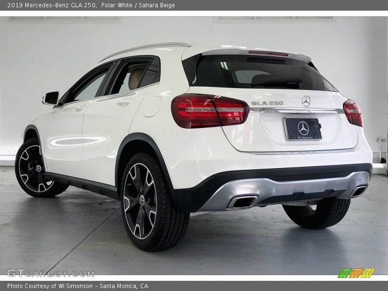 Polar White / Sahara Beige 2019 Mercedes-Benz GLA 250