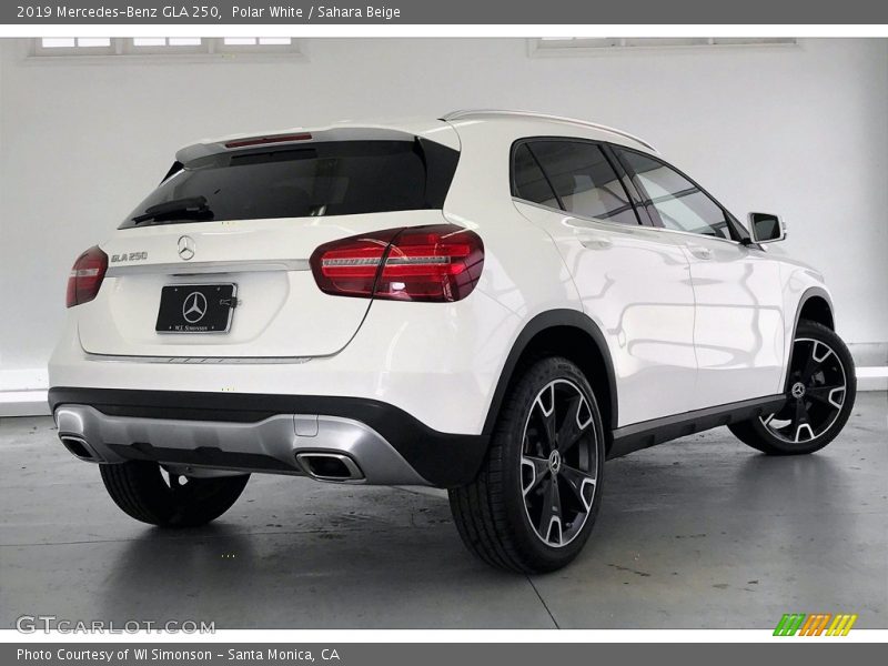 Polar White / Sahara Beige 2019 Mercedes-Benz GLA 250