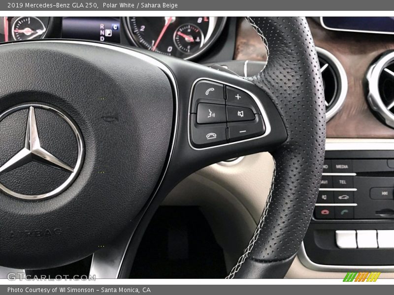 Polar White / Sahara Beige 2019 Mercedes-Benz GLA 250