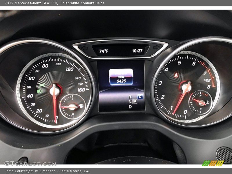 Polar White / Sahara Beige 2019 Mercedes-Benz GLA 250