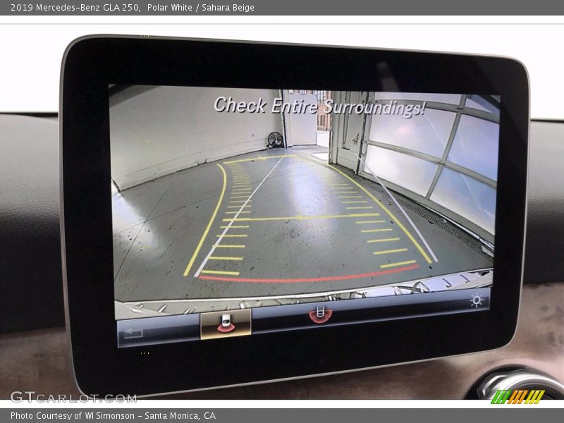 Polar White / Sahara Beige 2019 Mercedes-Benz GLA 250