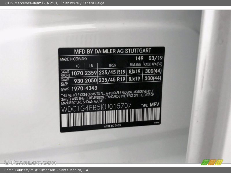 Polar White / Sahara Beige 2019 Mercedes-Benz GLA 250