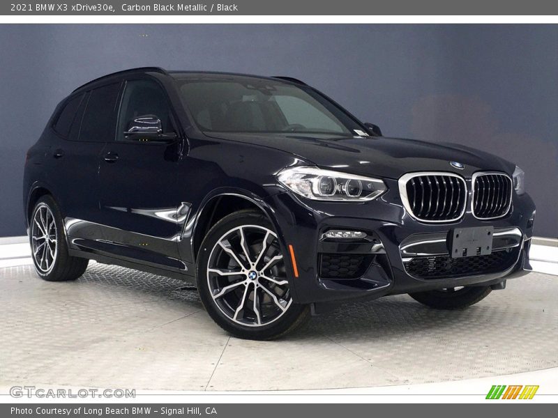 Front 3/4 View of 2021 X3 xDrive30e