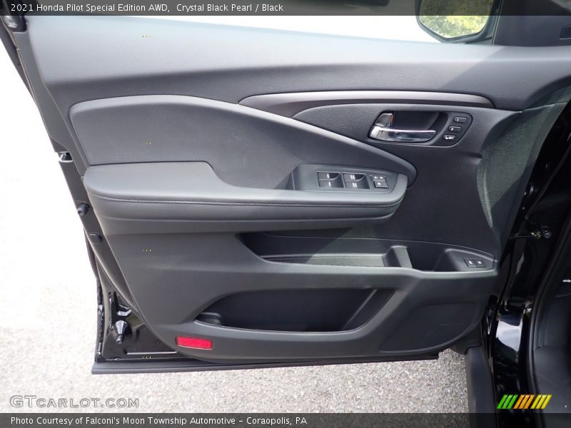 Door Panel of 2021 Pilot Special Edition AWD