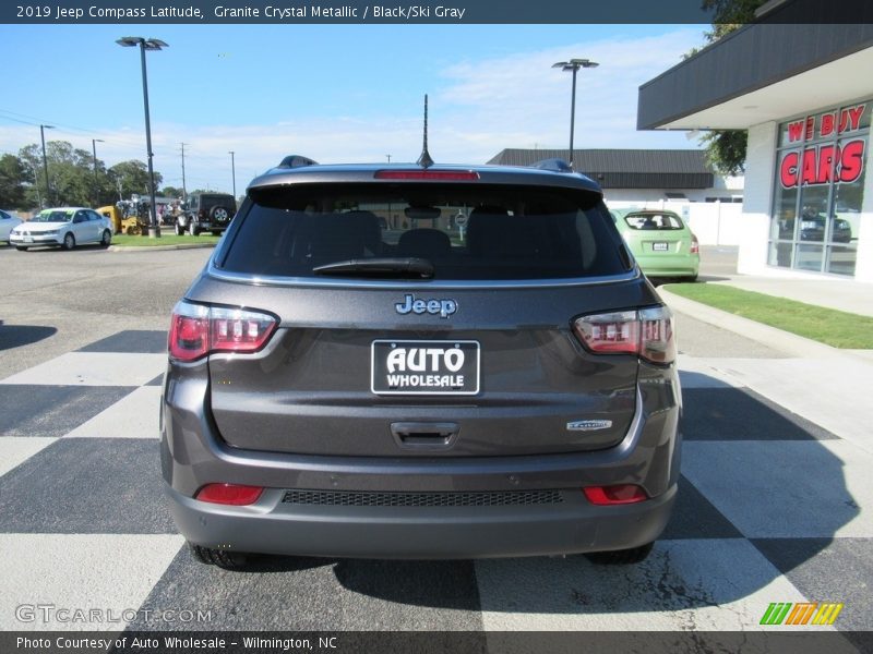 Granite Crystal Metallic / Black/Ski Gray 2019 Jeep Compass Latitude