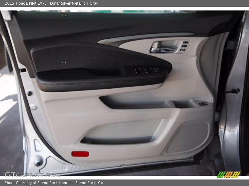 Lunar Silver Metallic / Gray 2019 Honda Pilot EX-L