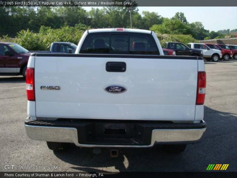 Oxford White / Medium Flint Grey 2005 Ford F150 XLT Regular Cab 4x4