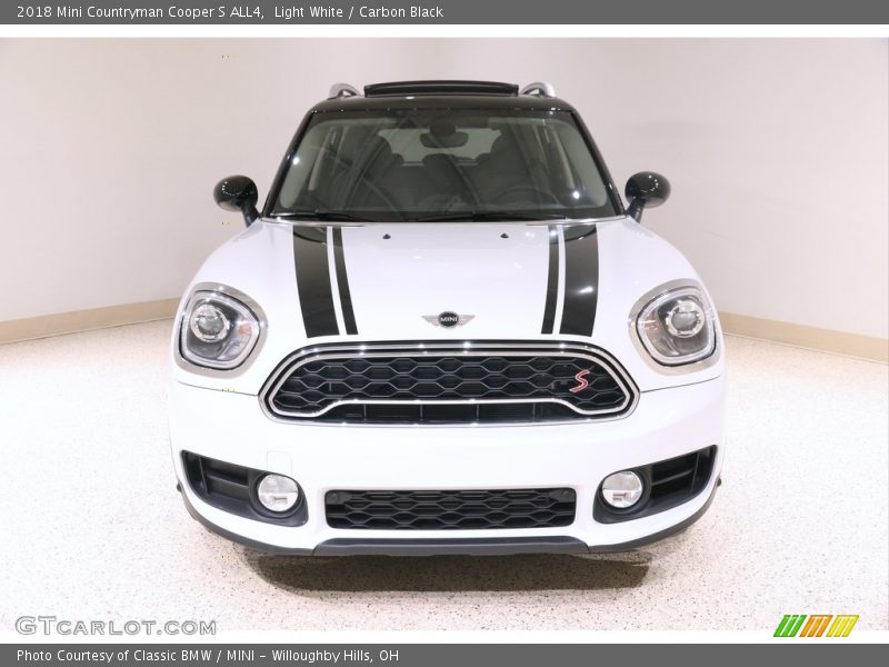 Light White / Carbon Black 2018 Mini Countryman Cooper S ALL4