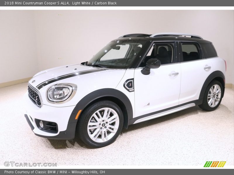 Light White / Carbon Black 2018 Mini Countryman Cooper S ALL4