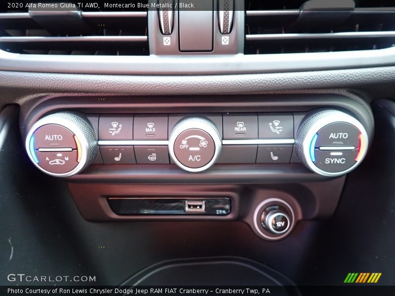 Montecarlo Blue Metallic / Black 2020 Alfa Romeo Giulia TI AWD