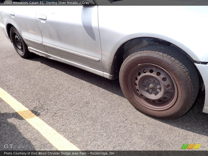 Sterling Silver Metallic / Gray 2002 Mitsubishi Galant ES