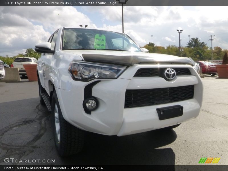 Super White / Sand Beige 2016 Toyota 4Runner SR5 Premium 4x4