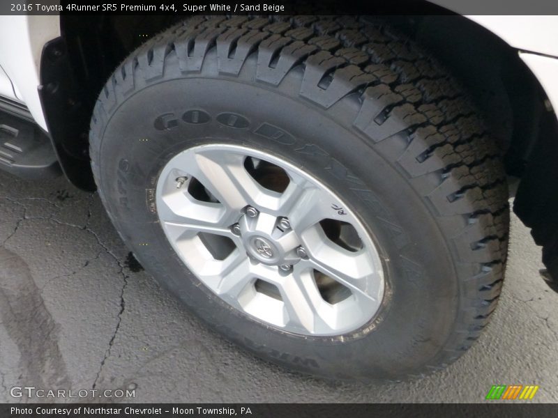 Super White / Sand Beige 2016 Toyota 4Runner SR5 Premium 4x4