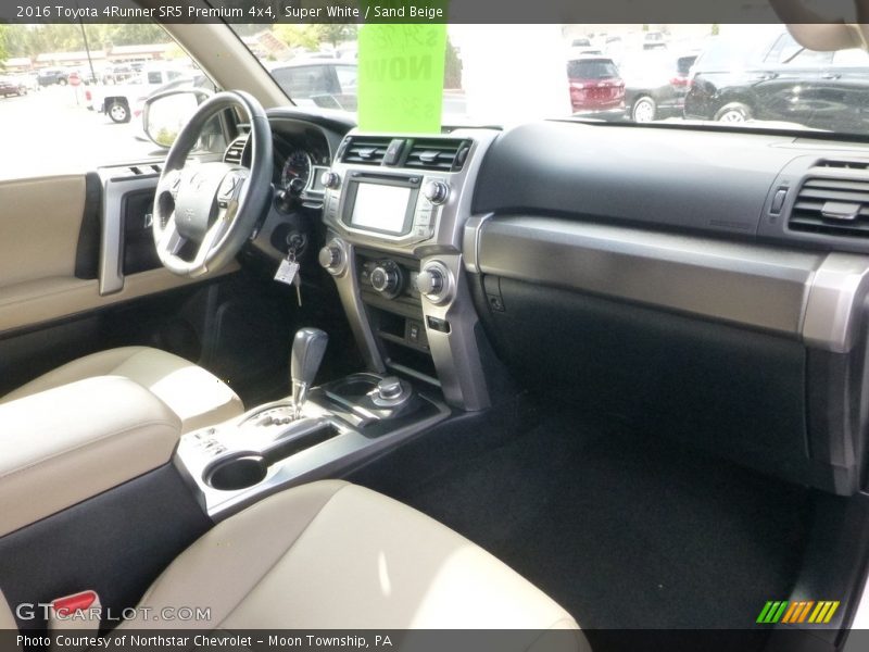 Super White / Sand Beige 2016 Toyota 4Runner SR5 Premium 4x4